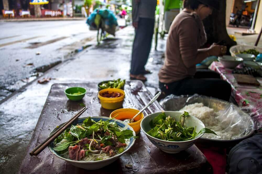 vietnam-streetfood-urlaub-buchen-fuer-rundreise-luxureise-asien