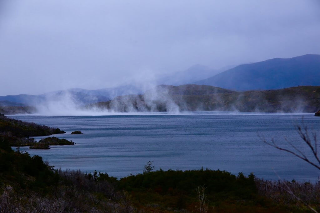 wanderreise-anden-torres-del-paine-trekkingreise-feuerland-geplant-luxusurlaub-chile-patagonien-wandertrip-reiseidee-urlaubsplaner-trekking-fotographieren-wandern