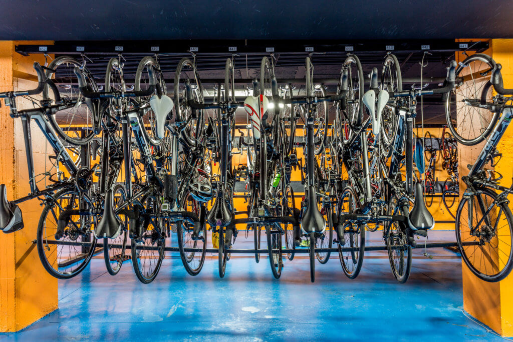 triathlon-trainingslager-mallorca-FerrerJaneiro_ParkingBicicletas (2)